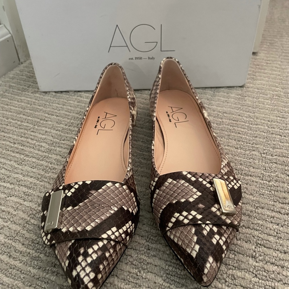 AGL size 36 flats